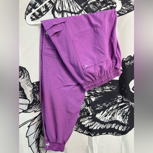 Millennials in Medicine scrubs XL - Picture 2 of 3